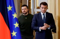 Зеленський обговорив з Макроном оборонну співпрацю і наближення миру