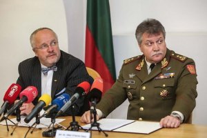 Министр обороны Литвы посетит Украину
