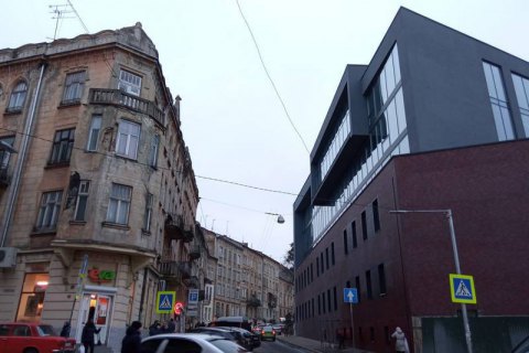 Во Львове годовалый сын депутата облсовета стал владельцем медицинского центра