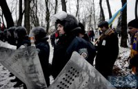 Внутренние войска вытесняют митингующих из правительственного квартала