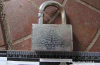 Полиция задержала злоумышленников, которые украли в Киеве платежный терминал
