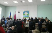 Жители Новомосковска взбунтовались из-за нежелания горсовета признавать мэра
