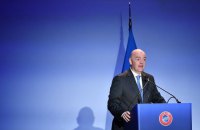 Скандальний президент ФІФА отримав підтримку виконавчого комітету і залишиться на посаді