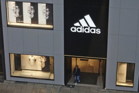 Глава Adidas призвал улучшить отношения с Россией