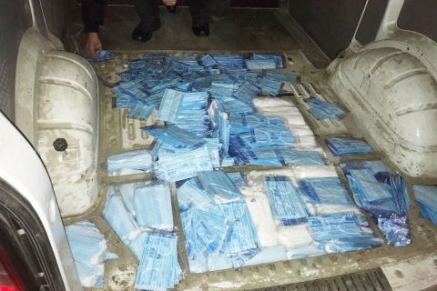 Украинец пытался вывезти в Польшу более 10,5 тыс. медицинских масок