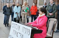 Під Кабміном відбулася акція проти зведення 14 висоток на місці Сінного ринку в Києві