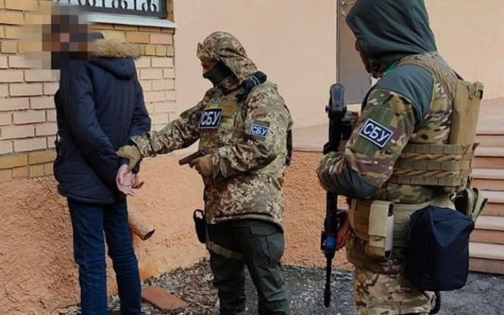 Коригував ракетний удар росіян по школі у Краматорську: СБУ затримала інформатора