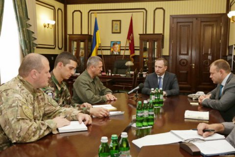 Співробітники Харківської ОДА беруть шефство над сім'ями загиблих воїнів АТО
