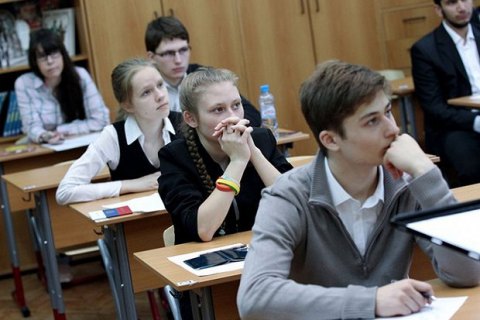 В Дрогобыче суд оштрафовал мать школьника, который за месяц пропустил 125 уроков