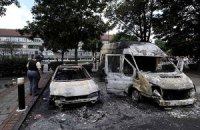 Спрос на дубинки в Британии резко вырос
