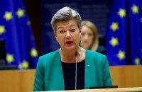 Потрібно стимулювати переїзд українців з Польщі до інших країн ЄС, - єврокомісар