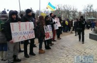 Януковича просят не затягивать с подписанием закона об освобождении активистов Евромайдана