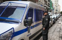У центрі Афін через стрілянину затримали понад 100 осіб