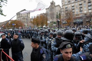 В оцеплении Крещатика участвуют 20-летние солдаты