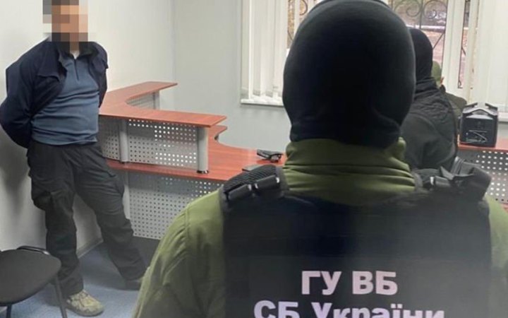 СБУ затримала власного співробітника-шахрая за вимагання хабаря