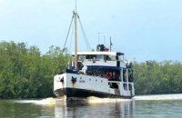 Біля узбережжя Гаяни у Південній Америці перекинувся пором, шукають понад 30 осіб