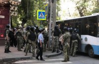 Прокуратура АР Крим порушила кримінальні справи через нові обшуки та затримання кримських татар  
