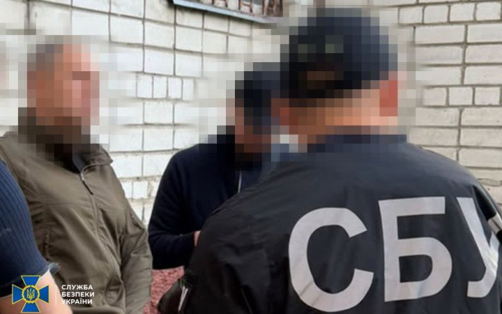 Посадовця ЗСУ затримали за підозрою в хабарі у €10 тисяч від постачальника маскувального спорядження