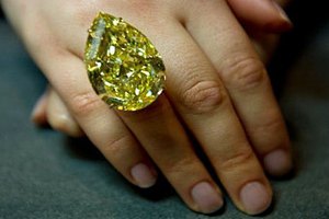 Sotheby's выставил на продажу самый крупный желтый бриллиант