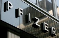 У США дозволили використання вакцини Pfizer, постачання розпочалося