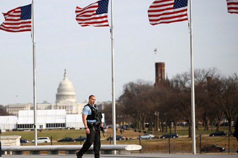 США отложили прием заявок на лотерею грин-карт из-за технических проблем