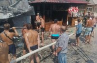 В Коблево при взрыве газового баллона загорелись торговые ряды
