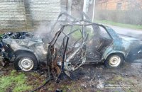 Росіяни атакували FPV-дроном автомобіль з людьми в Нікополі 