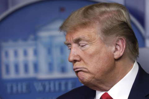 Трампа оставили пять адвокатов, которые должны защищать его в деле импичмента
