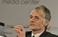 Джемілєв знову спробує потрапити у Крим