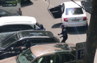 ​У банка в центре Одессы произошло разбойное нападение на бизнесмена с крупной суммой денег