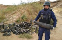 ГосЧС изъяла 150 взрывоопасных предметов после пожара на складе боеприпасов под Мариуполем