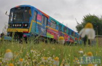 В киевском метро курсирует разрисованный испанским художником поезд