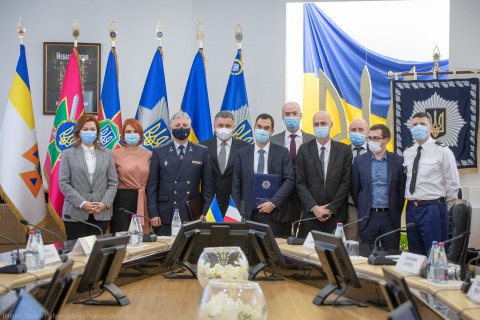Украина договорилась с Францией о совместном производстве высотных подъемников для пожарных автомобилей 