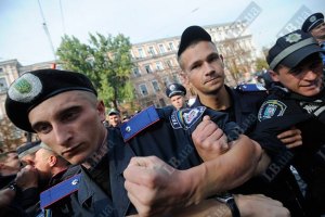 Милиция снова разгоняет уличных артистов в Киеве