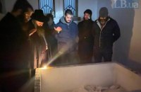 Главный раввин Украины провел на могиле Чернобыльского цадика молитву за Трампа