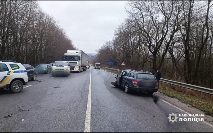 На Прикарпатті автобус потрапив у ДТП: троє загиблих, є травмовані