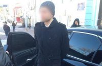 Киевлянин пытался сдать в обменку 11 тыс. фальшивых долларов