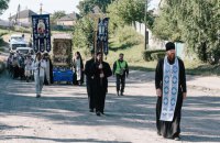Участники крестного хода согласились пересесть на автобусы, - Аваков