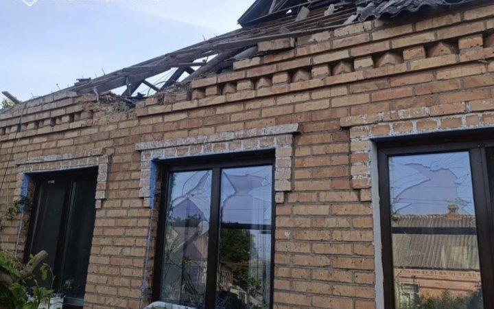Двоє людей поранені в Дніпропетровській області. Ворог понівечив інфраструктуру і будинки