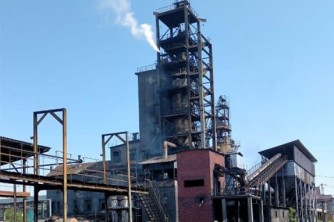 На Закарпатті п'ятеро працівників лісохімкомбінату отруїлися шкідливими речовинами, один з них помер