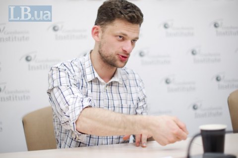 Кабмин объявил о введении электронных больничных