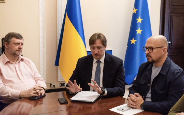 Годину запитань до уряду перенесли через саміт у Карпатах 