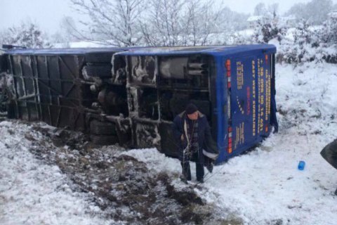 Во Львовской области перевернулся рейсовый автобус "Львов - Трускавец" с пассажирами (обновлено)