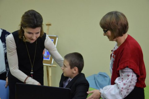 Марина Порошенко и Валентин Резниченко открыли первый в Украине инклюзивно-ресурсный центр для особенных детей