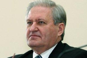 Янукович уволил Тихонова и Хиврича