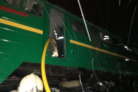 У Житомирській області вночі горів локомотив пасажирського потяга Львів - Бахмут (оновлено)