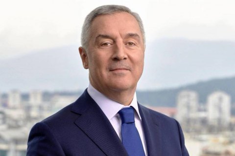 Порошенко поздравил Джукановича с победой на президентских выборах в Черногории