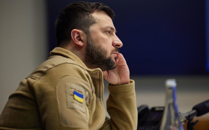 Зеленский наградил двенадцать украинских защитников орденом "Золотая Звезда"