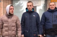 Трое участников протестов в Новых Санжарах заявили, что они не "титушки"