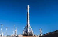 SpaceX запустила Falcon 9 с 10-ю аппаратами для спутников нового поколения